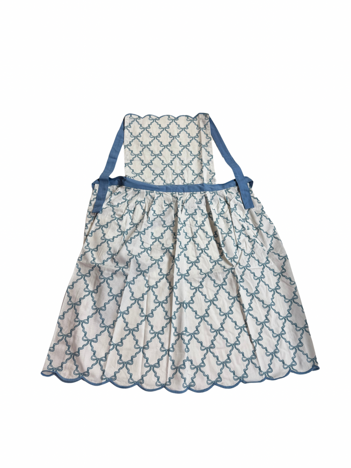 Apron Bows