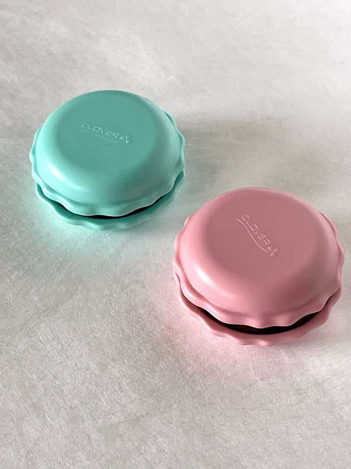 Clover - Sweet 'n Sharp Macaron Needle Sharpener - Pistachio