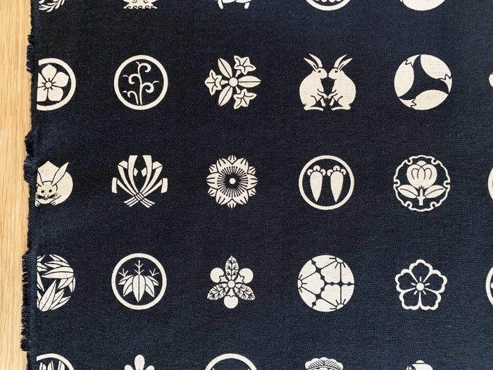 Craft-P - Japanese Family Crests Kamon Cotton Fabric - Black Beige