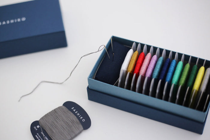 Daruma - Cotton Sashiko Thread Small Boxed Set with Pin Cushion and Needles