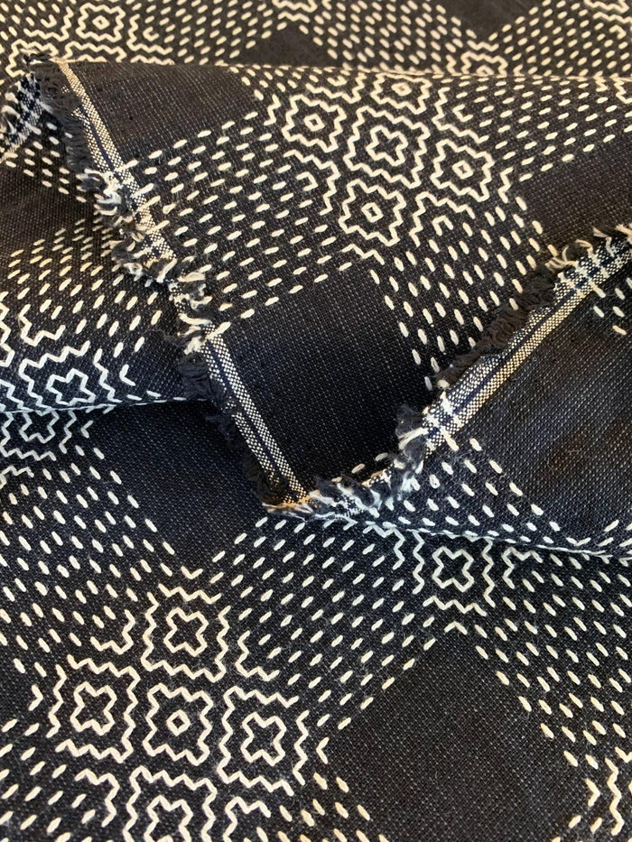 Olympus - Sashiko Sakizomemomen Fabric by the Yard - Black White