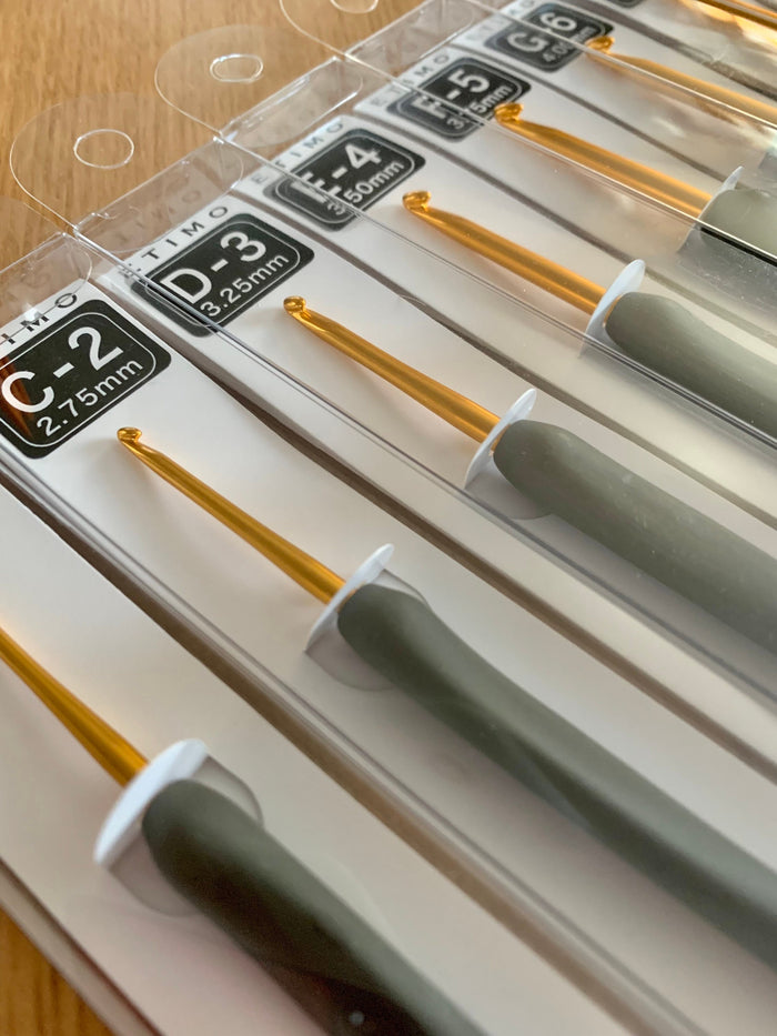 Tulip - "Etimo" Crochet Hooks with Cushion Grip - Gray and Gold
