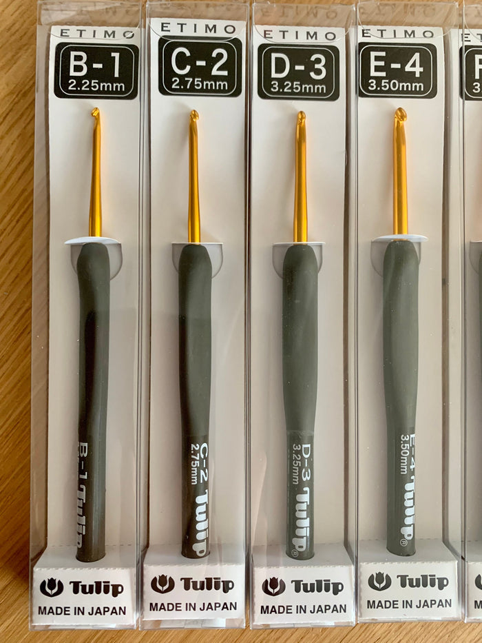 Tulip - "Etimo" Crochet Hooks with Cushion Grip - Gray and Gold